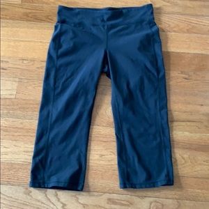 ATHLETA CROP YOGA PANTS LARGE